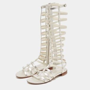 Stuart Weitzman Flat Leather Gladiator Sandals in Silver